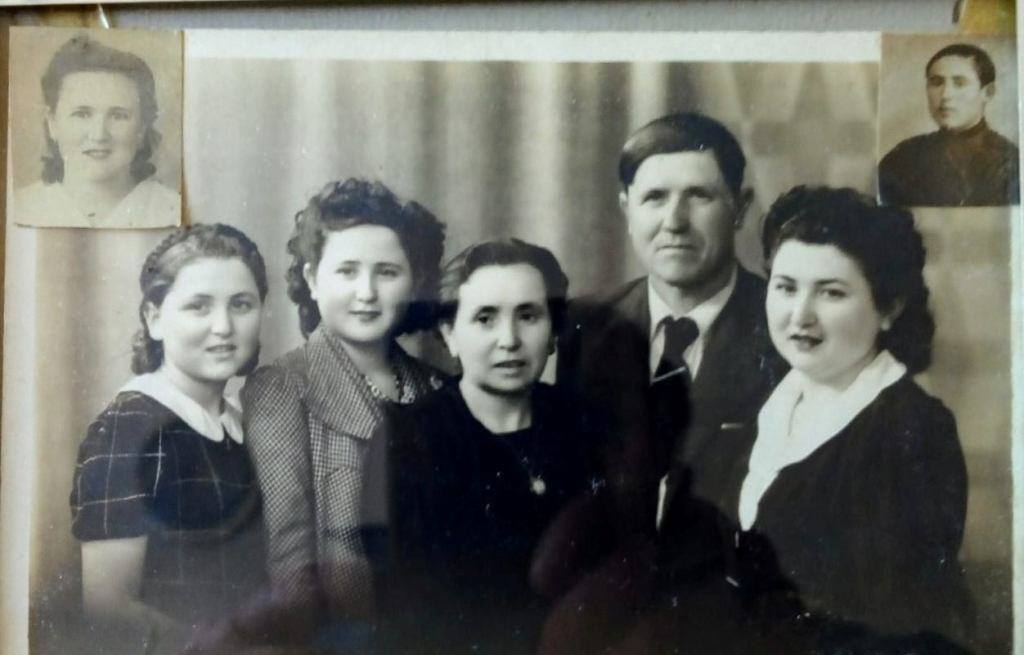 trini-rosario-pascuala-casto-y-victoria-arriba-ines-ya-en-venezuela-y-antonio-fallecido-en-el-frente-de-valencia