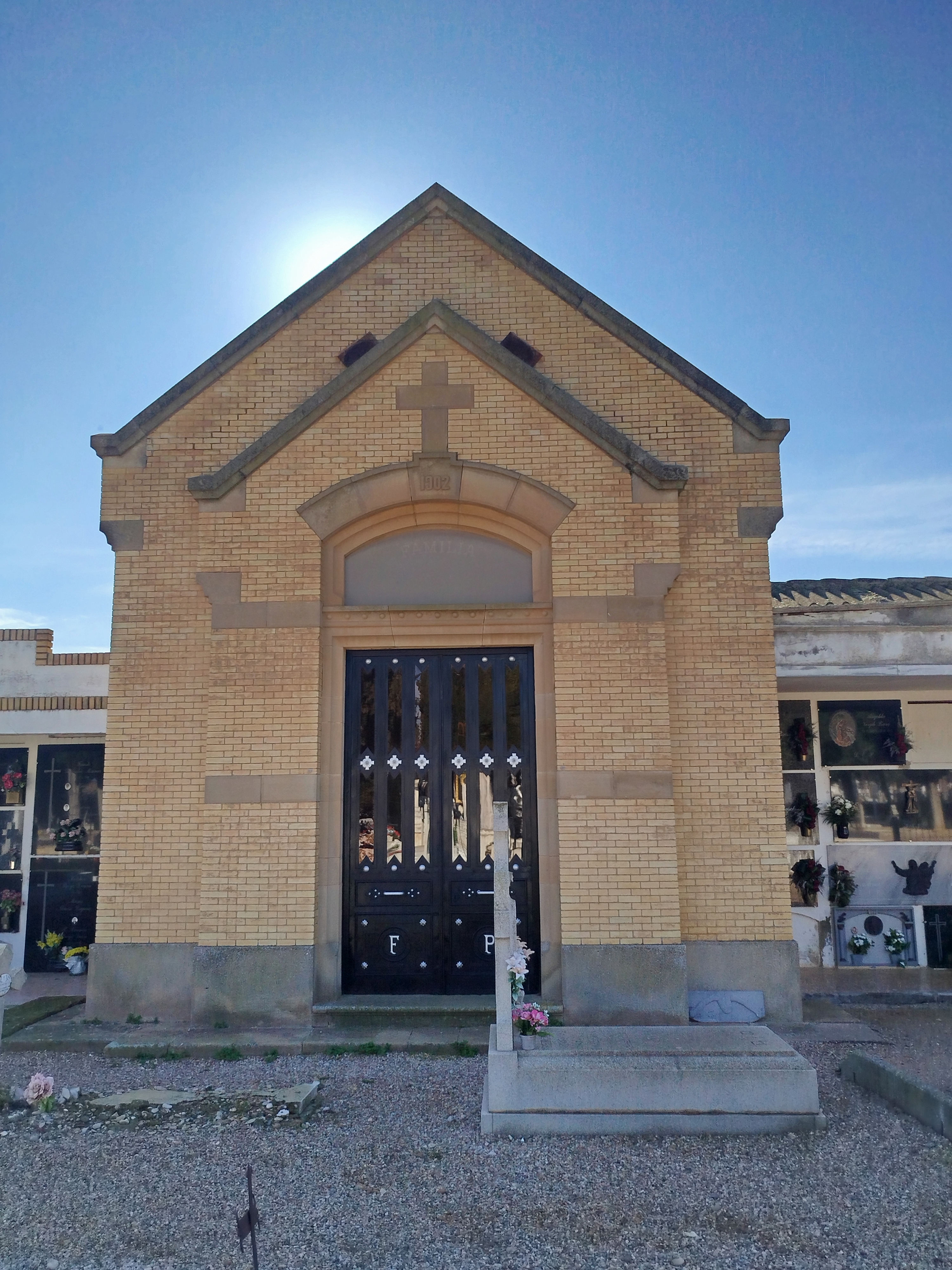 Panteón Paraled Hurtado Sariñena