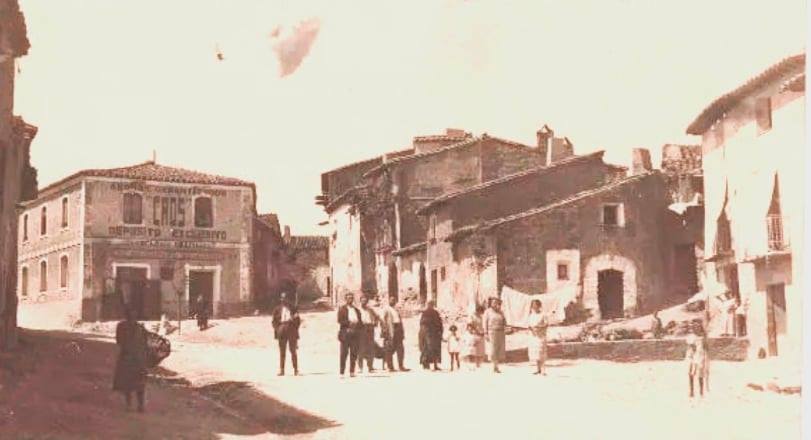 Sariñena calle Goya casa Cros biblioteca frente guerra