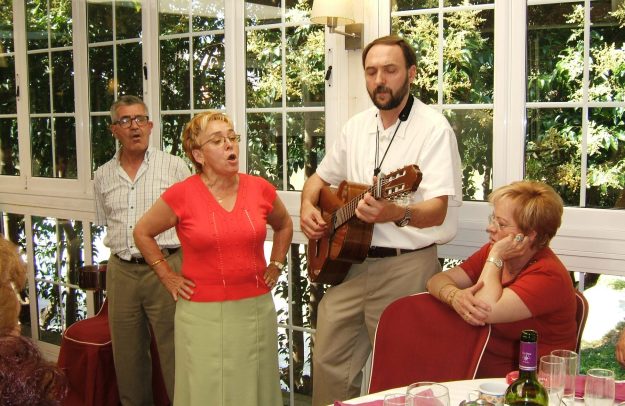 DSCF3700 Cantando jotas